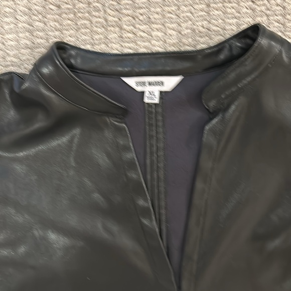 Steve Madden Faux Leather Puff Sleeve "Jane" top - XL - Picture 3 of 3